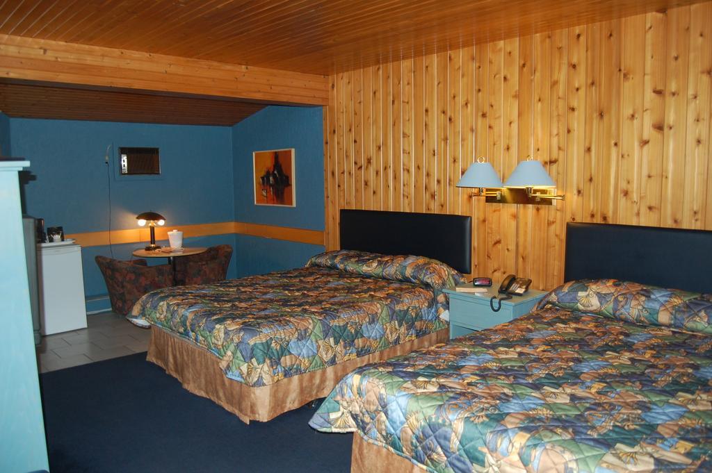 Auberge Godard Nominingue Экстерьер фото