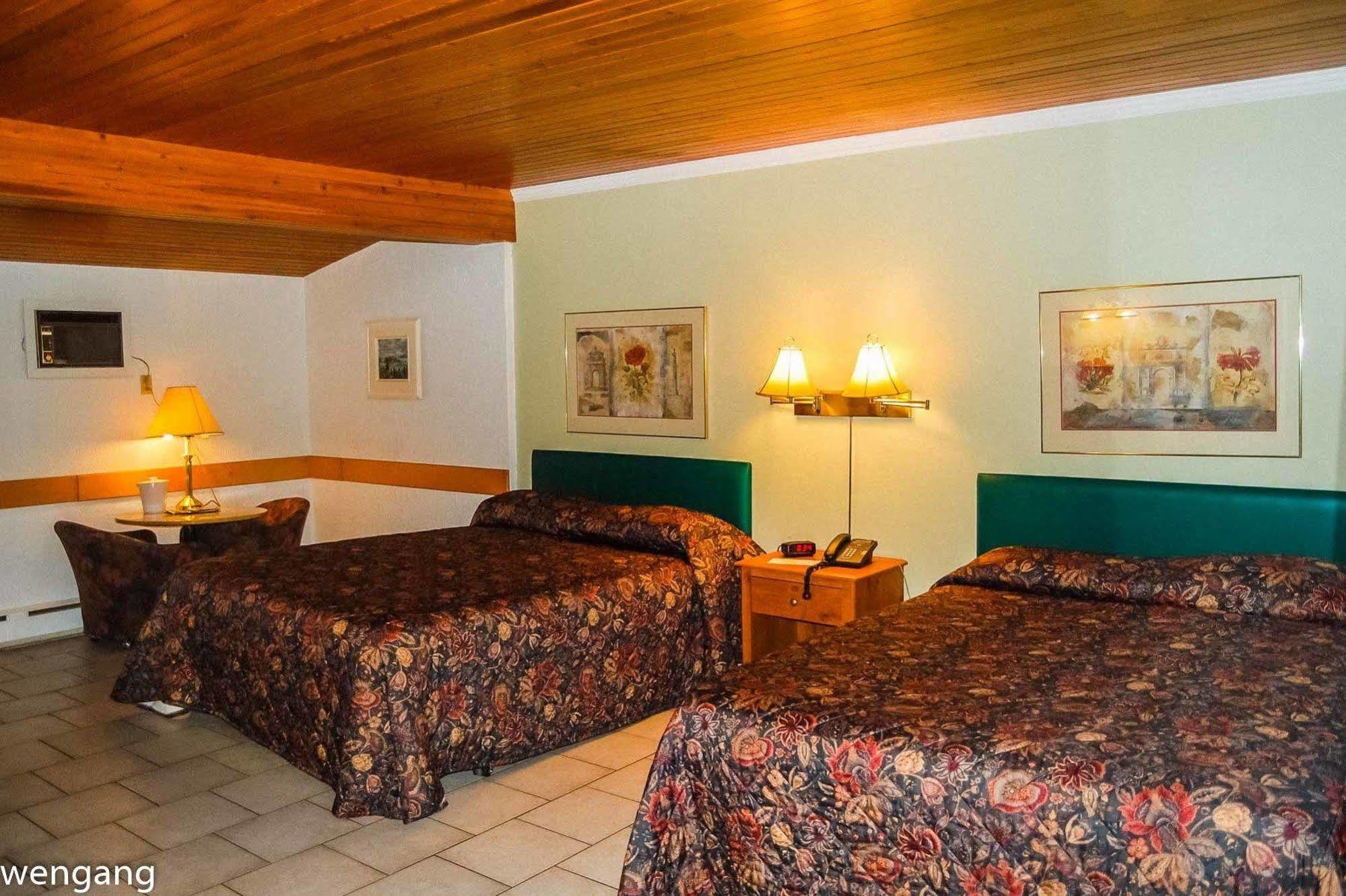 Auberge Godard Nominingue Экстерьер фото