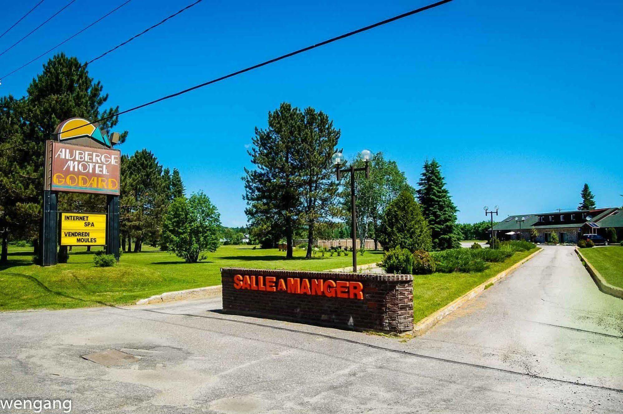 Auberge Godard Nominingue Экстерьер фото